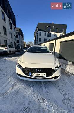 Седан Mazda 3 2023 в 