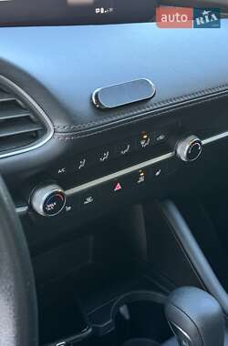 Седан Mazda 3 2023 в 