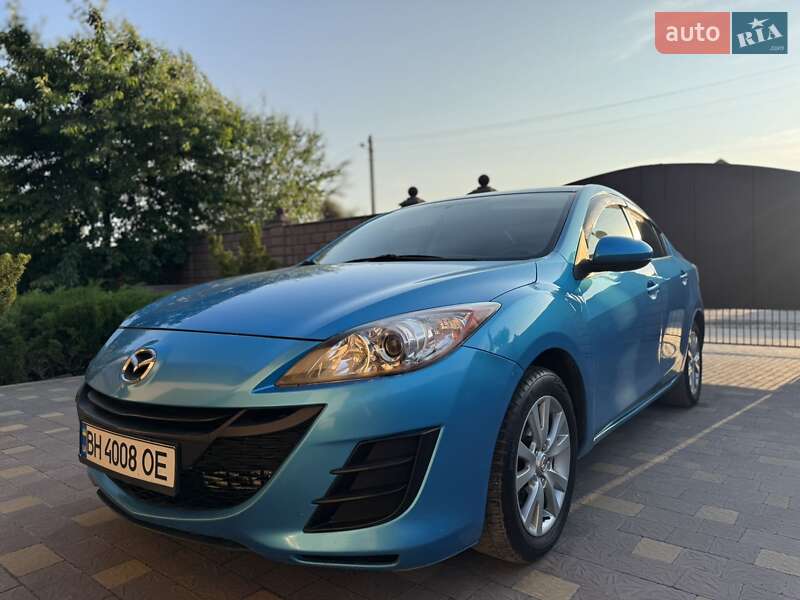 Седан Mazda 3 2011 в 