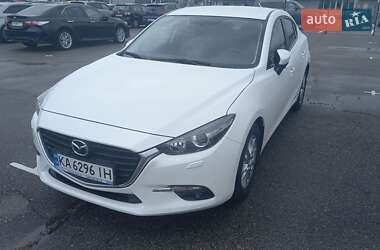 Седан Mazda 3 2017 в Киеве