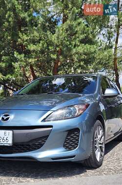 Хэтчбек Mazda 3 2013 в 