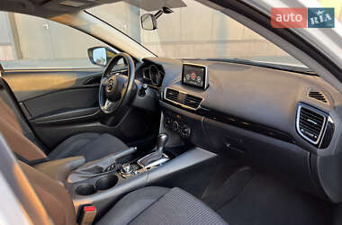 Хэтчбек Mazda 3 2015 в 