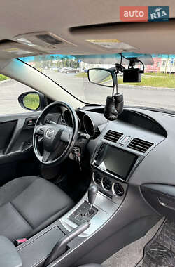 Седан Mazda 3 2011 в 