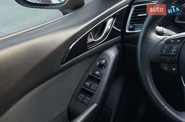 Седан Mazda 3 2013 в 