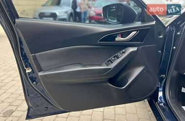 Седан Mazda 3 2015 в 