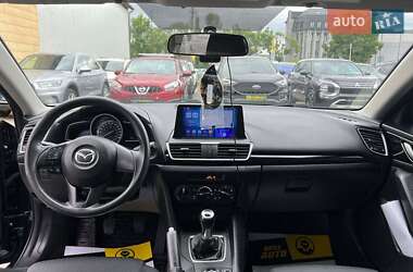 Седан Mazda 3 2015 в 