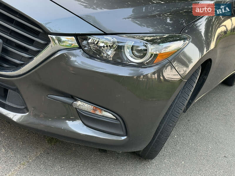Седан Mazda 3 2017 в Киеве