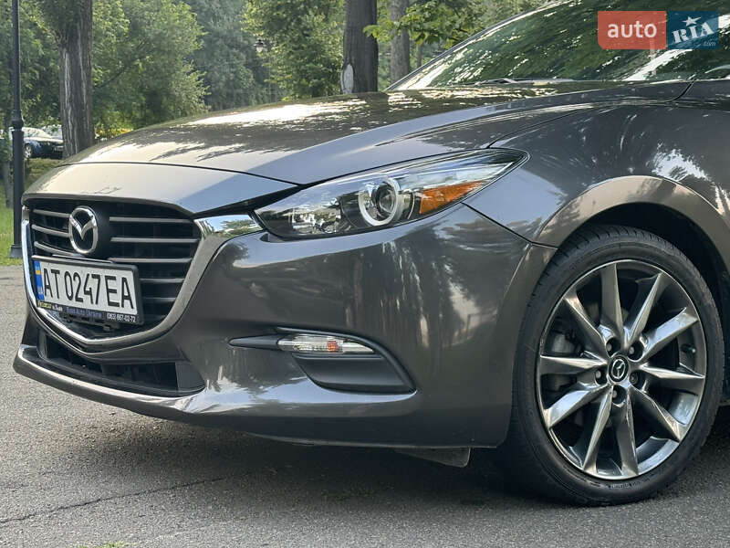 Седан Mazda 3 2017 в Киеве