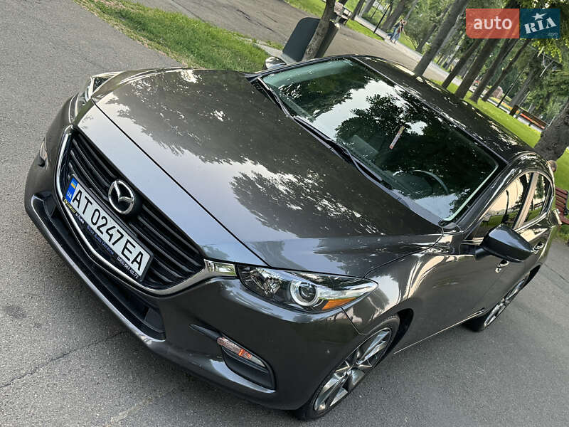 Седан Mazda 3 2017 в Киеве