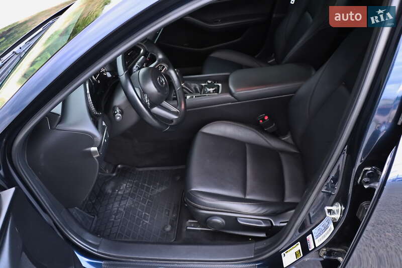 Седан Mazda 3 2020 в Кременчуці