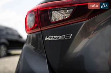 Седан Mazda 3 2015 в Львове