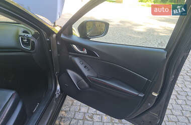 Седан Mazda 3 2013 в Чернівцях