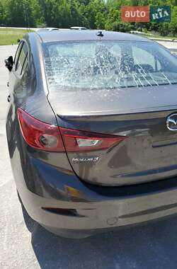 Седан Mazda 3 2013 в Чернівцях