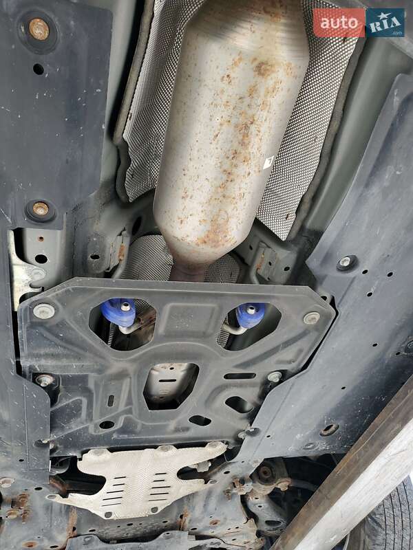 Седан Mazda 3 2013 в Чернівцях