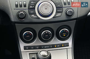 Хэтчбек Mazda 3 2011 в 