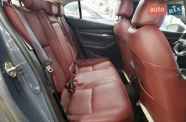 Седан Mazda 3 2023 в 