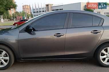 Седан Mazda 3 2011 в 