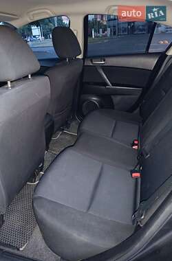 Седан Mazda 3 2011 в 