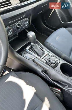 Седан Mazda 3 2016 в 