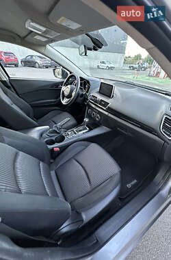 Седан Mazda 3 2015 в 