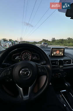 Седан Mazda 3 2015 в 