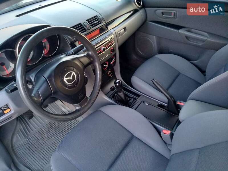 Седан Mazda 3 2007 в Бобринце