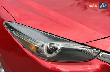 Хэтчбек Mazda 3 2017 в 