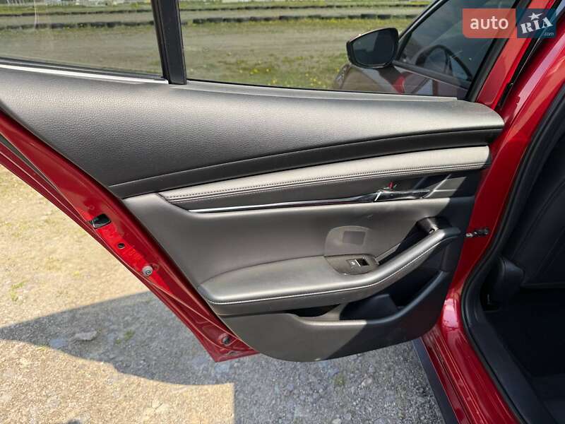 Седан Mazda 3 2019 в Львове