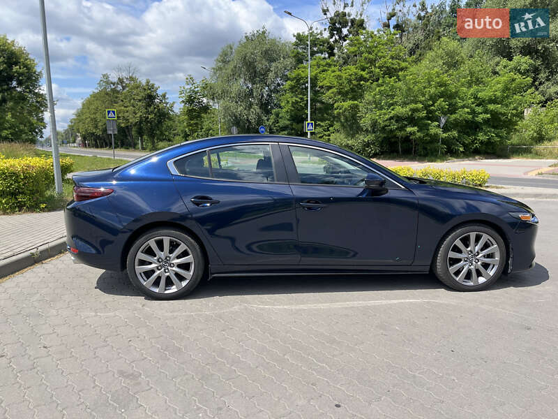 Седан Mazda 3 2021 в Львове