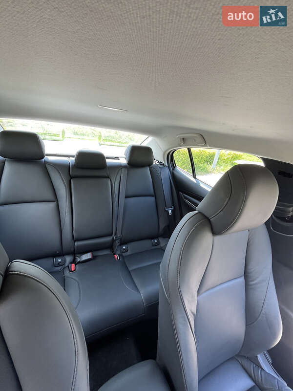 Седан Mazda 3 2021 в Львове