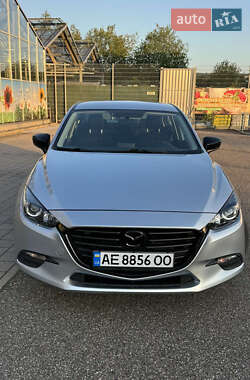 Седан Mazda 3 2017 в 