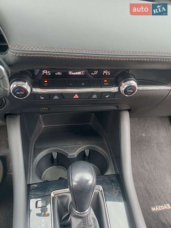 Седан Mazda 3 2020 в Львові