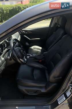 Хэтчбек Mazda 3 2015 в 