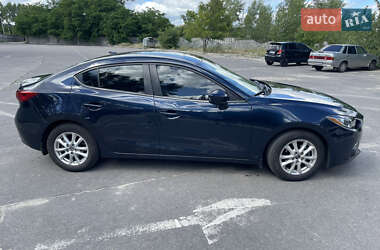 Седан Mazda 3 2015 в Кременчуці