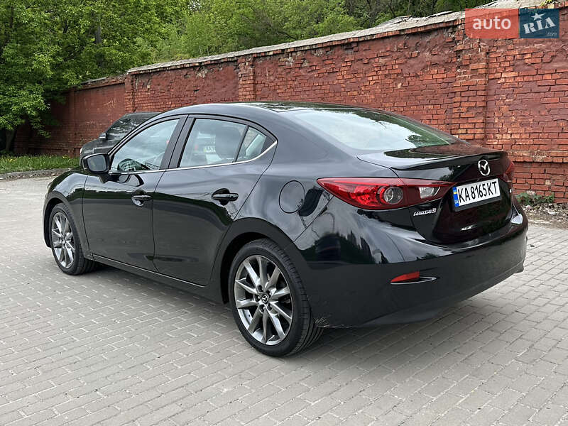 Седан Mazda 3 2018 в Киеве