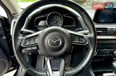 Седан Mazda 3 2018 в 