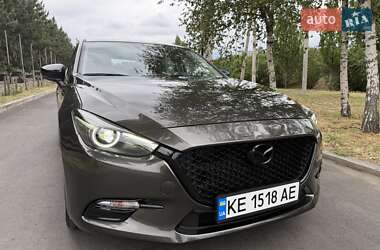 Хэтчбек Mazda 3 2017 в 
