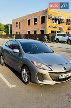 Седан Mazda 3 2013 в Дніпрі