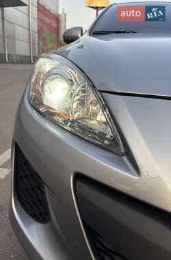 Седан Mazda 3 2013 в 