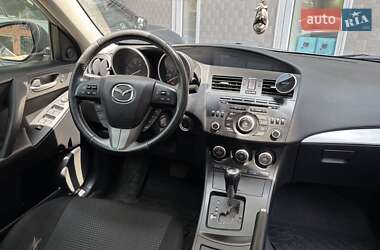 Седан Mazda 3 2013 в Дніпрі