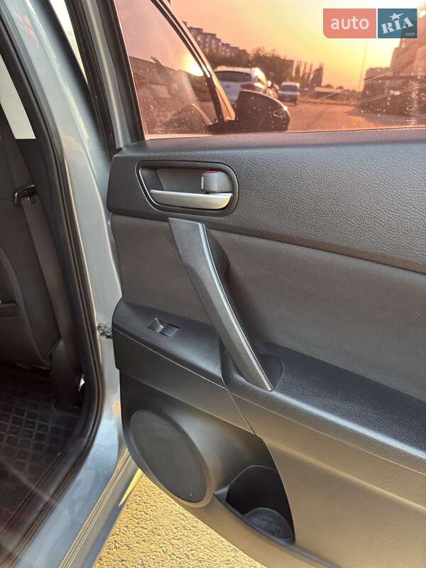 Седан Mazda 3 2013 в Днепре