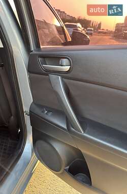 Седан Mazda 3 2013 в 