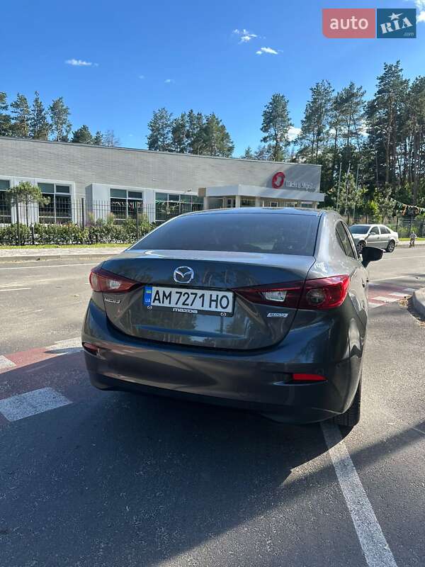 Седан Mazda 3 2016 в Житомире