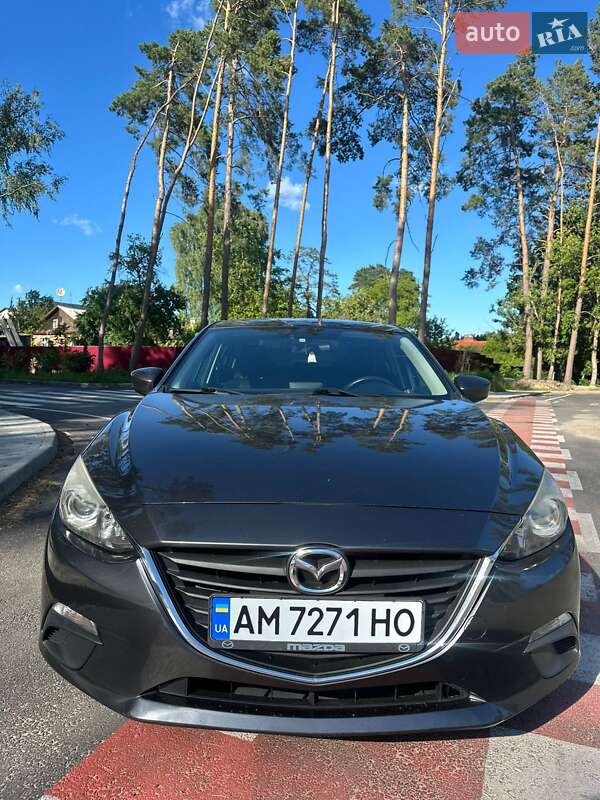Седан Mazda 3 2016 в Житомире