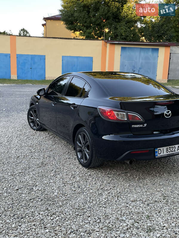 Седан Mazda 3 2009 в Волочиську