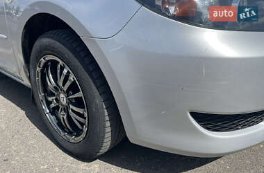 Седан Mazda 3 2004 в Березанці