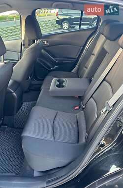 Седан Mazda 3 2016 в 