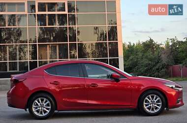 Седан Mazda 3 2016 в 