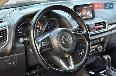 Седан Mazda 3 2016 в 