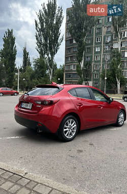 Хэтчбек Mazda 3 2016 в 